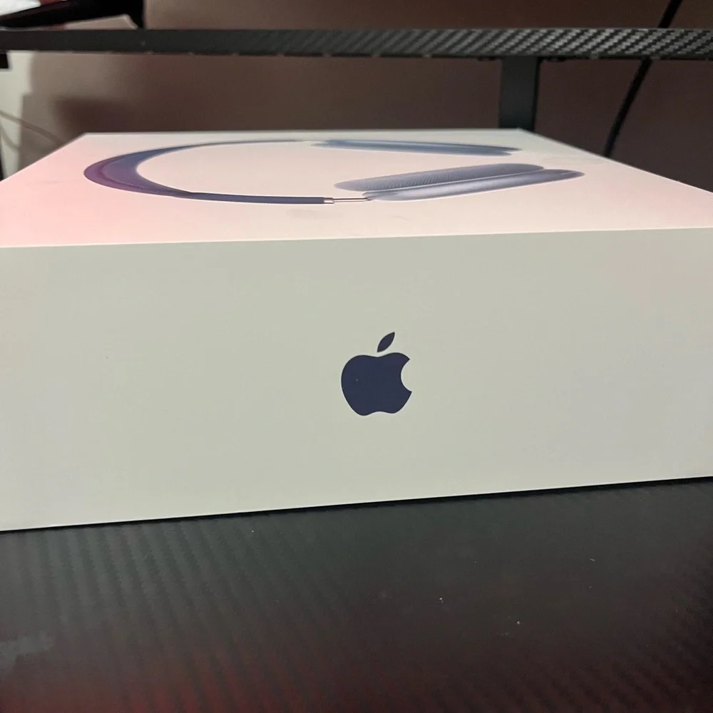 Apple AirPods Max with receipt– Sky Blue (Brand New, Sealed, USB-C Model) - Picture 2 of 4